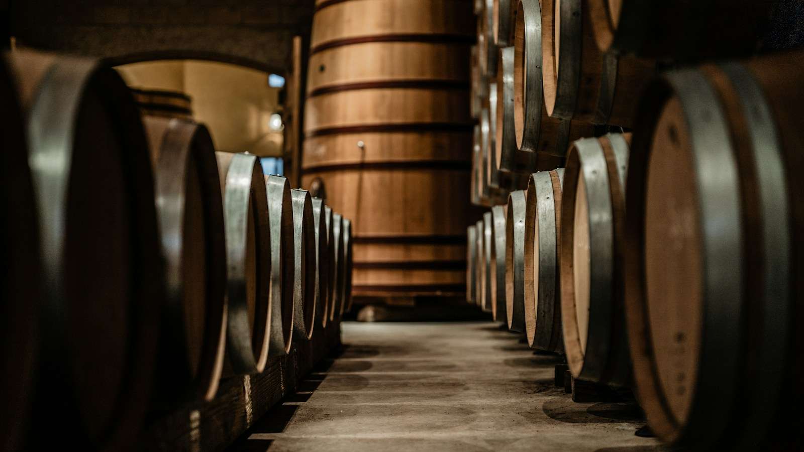 The Greatness of Oak in Aging Wine